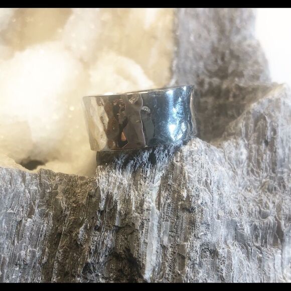 Ring, Sterling Silver Hammered Ring, Band, Hand Wrought, size 6, handmade, unise - Picture 3 of 5